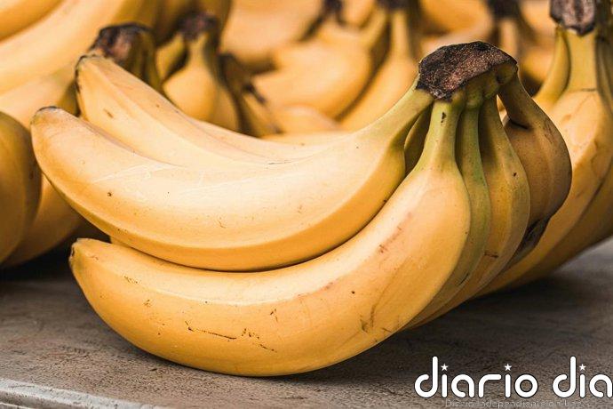 Cómo madurar un plátano verde en menos de una hora y usarlo en tus recetas