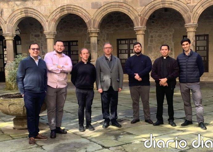 Corbán forma a seis seminaristas de las diócesis de Santander y Oviedo
