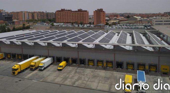 Correos instala nuevas placas fotovoltaicas en sus centros logísticos de toda España