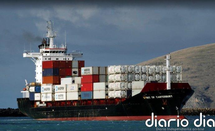 Cuatro cargueros dejan Ormuz en las últimas 24 horas siguiendo una ruta común por la costa de Irán