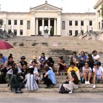 Cuba en áspera negociación con EEUU mientras crisis llega al límite