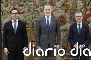 Cuerpo y España prometen sus cargos como vicepresidente primero del Gobierno y ministro de Hacienda ante Felipe VI