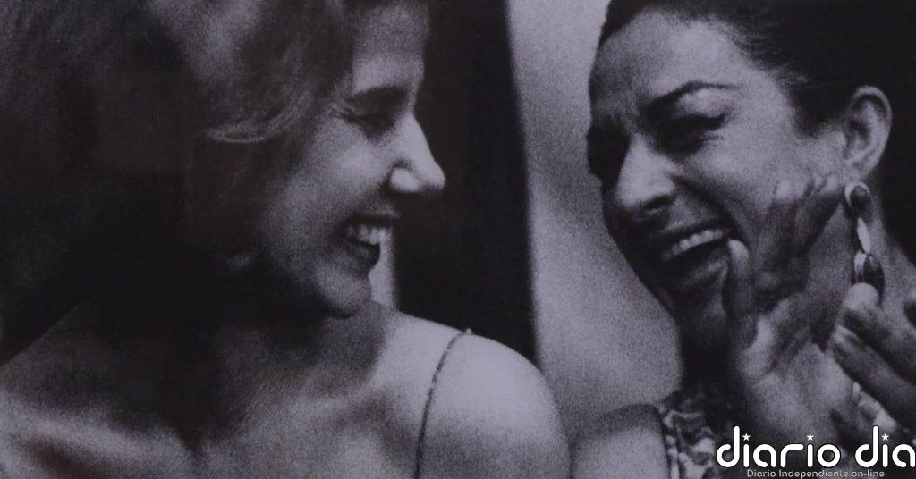 De cartearse con Jackie Kennedy a posar con peluches ante Zuloaga: la exposición del centenario de la Duquesa de Alba