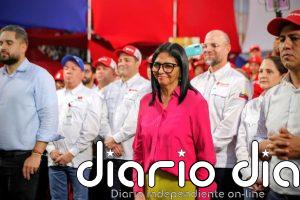 Delcy Rodríguez acelera la salida de los leales al chavismo en medio de los halagos de Donald Trump