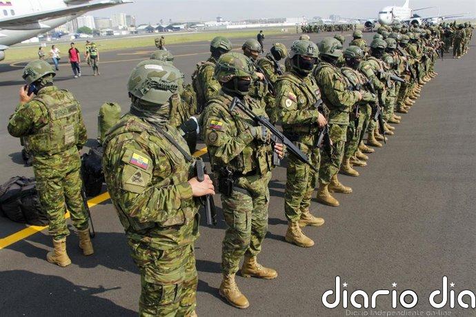Destruidos 129 campamentos clandestinos en una operación militar contra la minería ilegal en el sur de Ecuador
