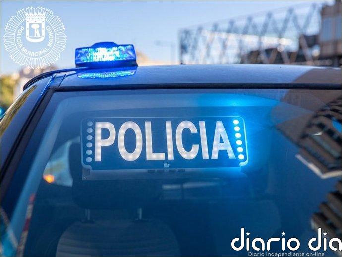 Detenido en Vallecas por esconder 10 gramos de cocaína en varios compartimentos de su coche