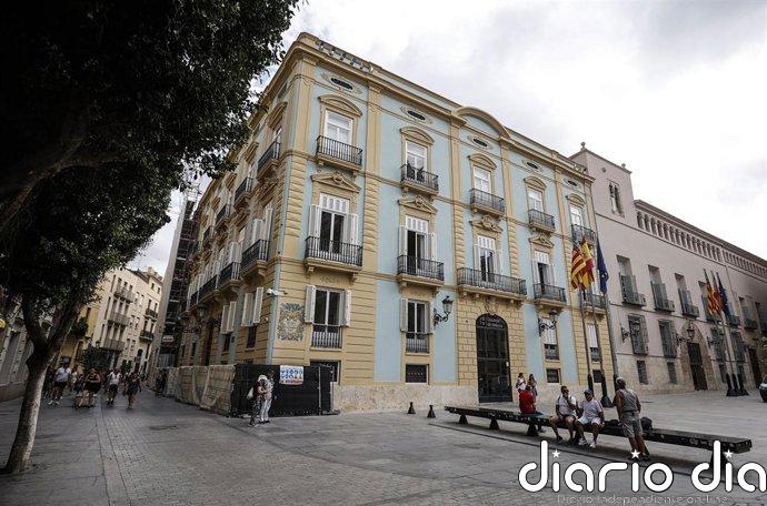 Diputació defiende "absoluta normalidad" en el acceso de la pareja de Llorca a una plaza vacante desde octubre de 2025