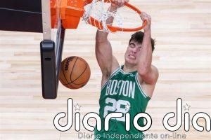 Discreta actuación de Hugo González en otro triunfo de los Celtics para asegurarse 'playoffs'