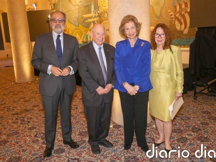 Doña Sofía deslumbra en Miami de la mano de Alejandro de Miguel