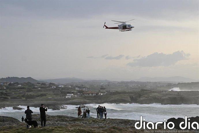 Drones y bomberos seguirán en El Bocal hasta medianoche, la Policía se queda y mañana habrá un dron submarino