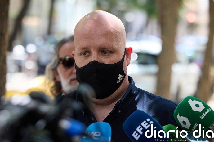 El abogado del empresario que pagó 100.000 euros a 'Alvise' renuncia a su defensa por una "quiebra" de confianza