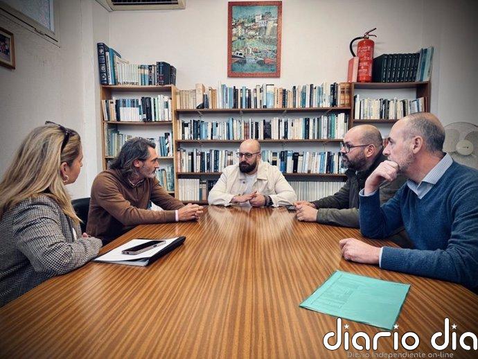 El alcalde de El Puerto (Cádiz) se reúne con la junta vecinal de Valdelagrana para impulsar mejoras en el barrio