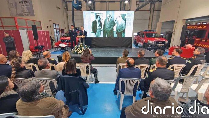 El alcalde de Jaén subraya el compromiso de Bomberos con la ciudadanía y anuncia la convocatoria de once nuevas plazas