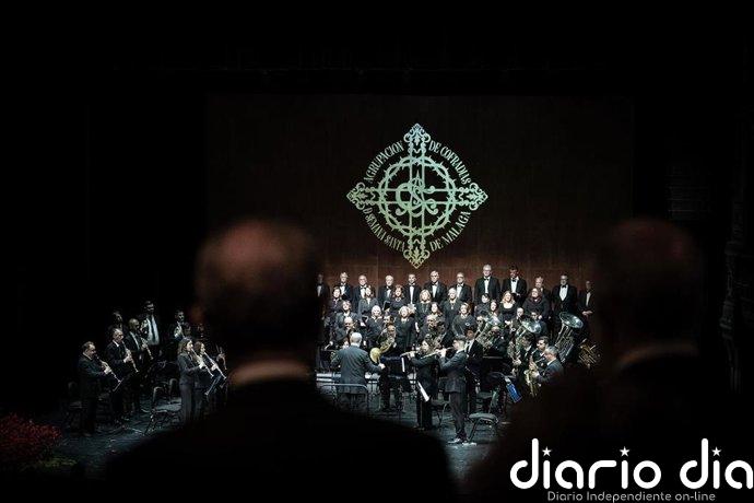 El alcalde de Málaga acude al pregón pronunciado por el periodista Ignacio Castillo