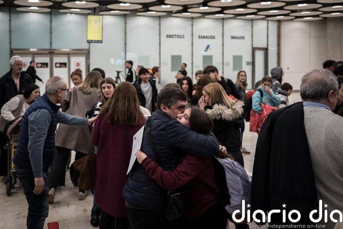 El avión fletado por la RFEF en Arabia Saudí para evacuar españoles llega esta noche a Madrid