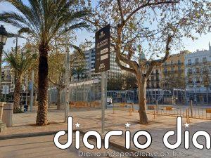 El Ayuntamiento de València retira los 12 kilómetros de vallas desplegadas en la calle en Fallas