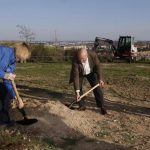El Ayuntamiento de Valladolid inicia con un acto simbólico la plantación de 165 árboles en dos parques de Parquesol