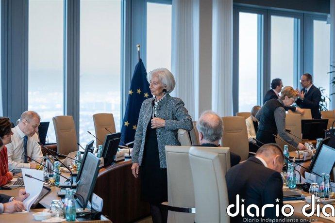 El BCE empeora sus previsiones de inflación y crecimiento por la guerra en Oriente Próximo