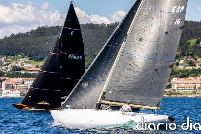 El 'Bribon' se adjudica el Trofeo Xacobeo tras dos intensas jornadas de regatas en Sanxenxo