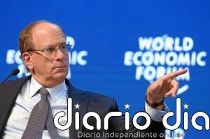 El CEO de BlackRock ve una "recesión global" con el petróleo a 150 dólares por la guerra de Irán