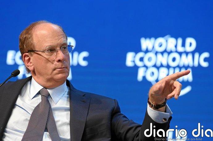 El CEO de BlackRock ve una "recesión global" con el petróleo a 150 dólares por la guerra de Irán