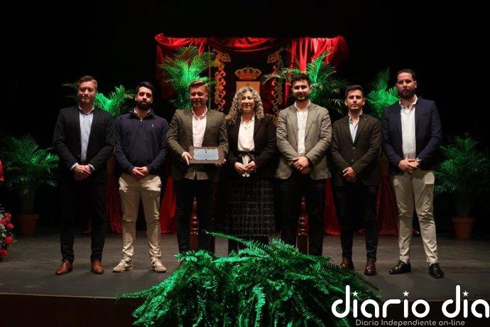 El certamen de saetas 'Antonio Saavedra' de Alcalá (Sevilla) homenajea a la agrupación musical Cristo de la Bondad