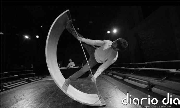 El circo coreográfico, la música concreta y el teatro gestual de '3D' llega al Teatro del Mercado