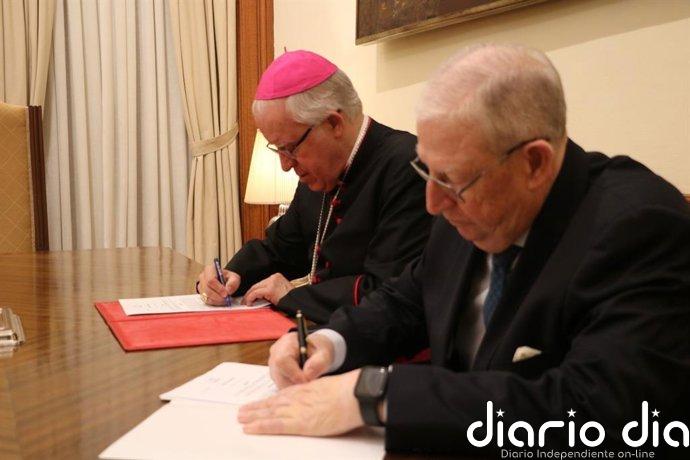 El Consejo de Hermandades de Sevilla renueva por 50 años su acuerdo con la Archidiócesis para seguir en San Gregorio