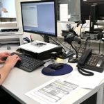 El coste laboral subió un 3,6% en el cuarto trimestre, como los salarios