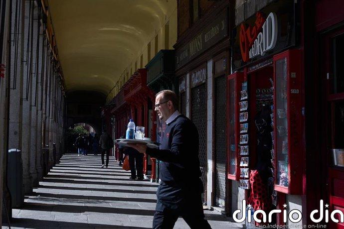 El coste por hora trabajada sube un 3,2% a cierre de 2025 y suma 18 trimestres de alzas