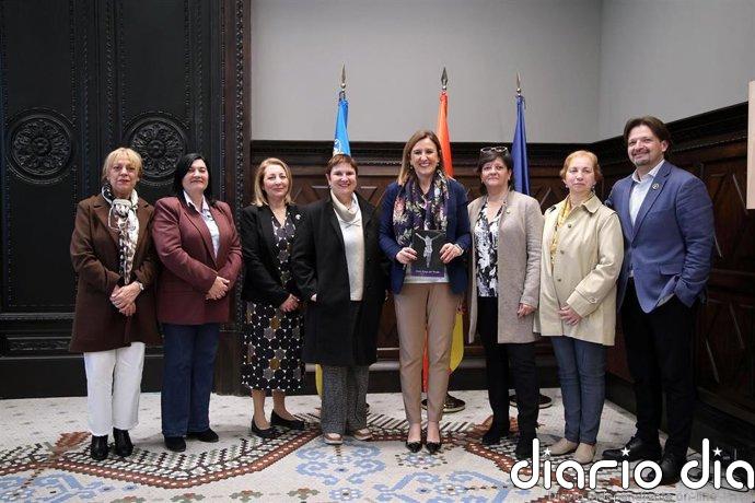 El 'Cristo de las mujeres', la centenaria cofradía valenciana que las incluye desde 1926 y donde son mayoría