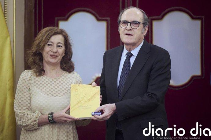 El Defensor del Pueblo reclama garantizar la telefonía fija y extender la fibra óptica en toda España