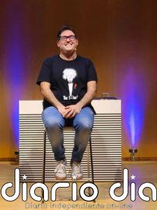 El divulgador científico logroñés Gonzalo Villar vuelve con 'Acorde a la ciencia', este domingo en la 'Sala Negra'