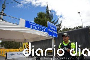 El Ejército de Ecuador bombardea posiciones de la minería ilegal próximas a la frontera con Colombia