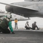 El Ejército de EEUU asegura que el portaaeronaves 'Abraham Lincoln' sigue operando pese al ataque iraní