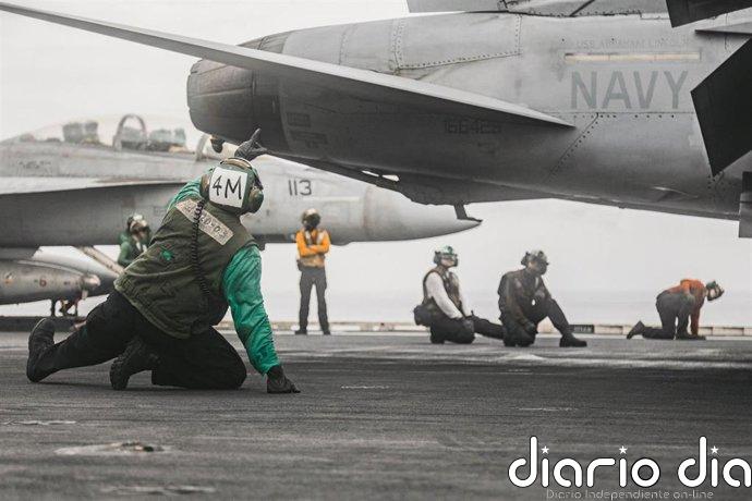 El Ejército de EEUU asegura que el portaaeronaves 'Abraham Lincoln' sigue operando pese al ataque iraní