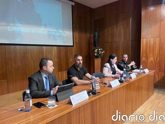 El ex GEO Pelayo Gayol traslada al ámbito universitario el conocimiento de sus operaciones en una jornada en la UCAV