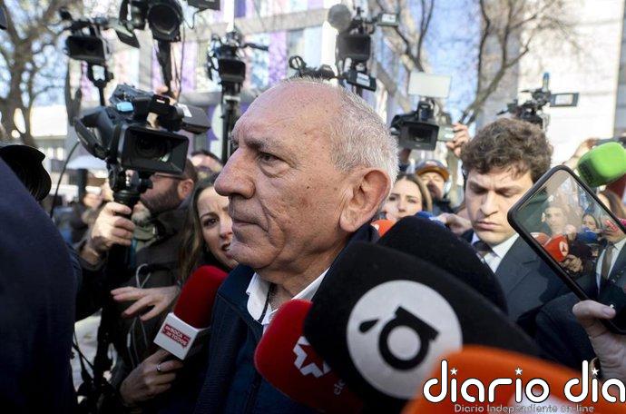 El exDAO niega la presunta agresión sexual y atribuye la querella a las "pretensiones profesionales" de la denunciante