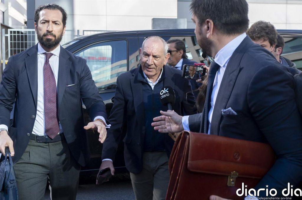 El exDAO se muestra "tranquilo" y "bien" a su llegada al juzgado para declarar por presunta agresión sexual