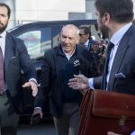 El exDAO se muestra "tranquilo" y "bien" a su llegada al juzgado para declarar por presunta agresión sexual