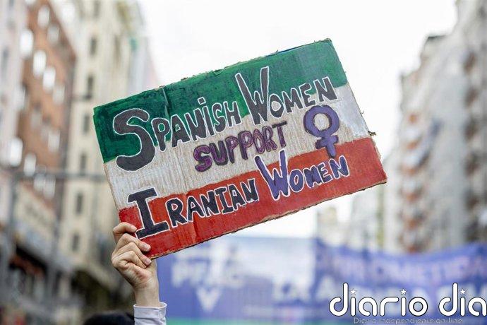 El feminismo clama en toda España por el 'No a la guerra' sin olvidar la lucha por la igualdad