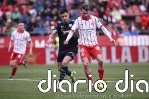 El Girona castiga al Athletic y el colista Oviedo aturulla al Valencia