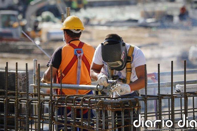 El Gobierno prohibirá a los menores trabajar donde estén expuestos a porno o violencia