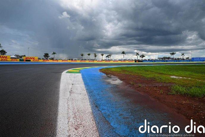 El Gran Premio de Brasil, detenido por un socavón en la recta principal