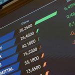 El Ibex 35 se da vuelta en la media sesión y cae un 0,42%, hasta los 17.170 puntos