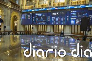 El Ibex 35 se mantiene estable a media sesión, en los 17.000 puntos, atento a la Fed y BCE esta semana