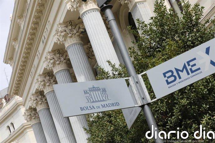 El Ibex 35 sube un 0,92% y mantiene la cota de los 17.200 enteros al cierre, con Indra cayendo un 4,19%