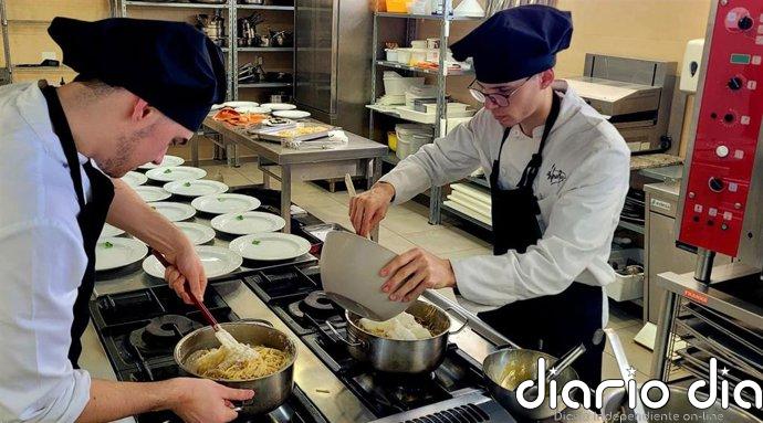 El Ifapa y escuelas de hostelería investigan el uso de productos lácteos andaluces en recetas de alta gastronomía