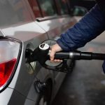 El IPC se dispara al 3,3% en marzo por los carburantes, pero la inflación subyacente aguanta en el 2,7%
