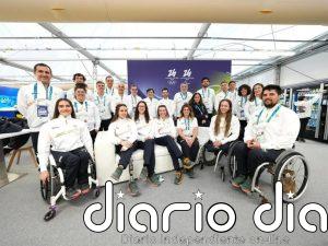 El ministro Pablo Bustinduy visita a la delegación española en los Juegos Paralímpicos de Invierno